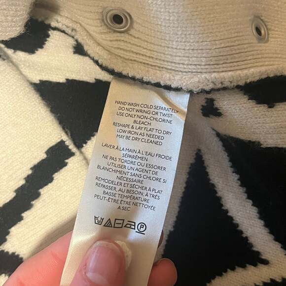 Maeve Open-Side Heart Knit Sweater Vest - Picture 4 of 5